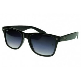 RayBan Wayfarer RB5688 Sunglasses Black Frame AQB
